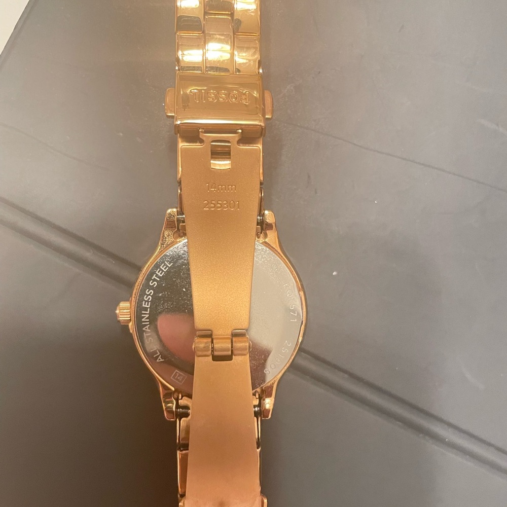 New Fossil Watch No Damage No Problems Works - image 4